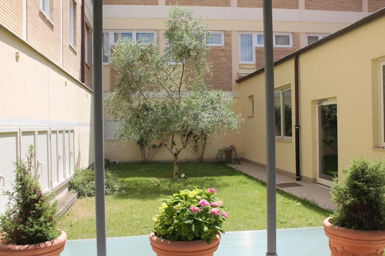 Casa Per Ferie San Juan De Avila Roma Ngoại thất bức ảnh